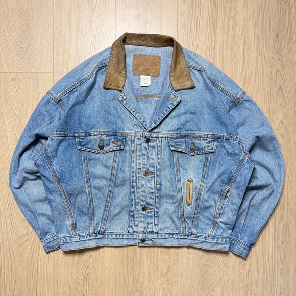 Sold - Picture 1 of 15